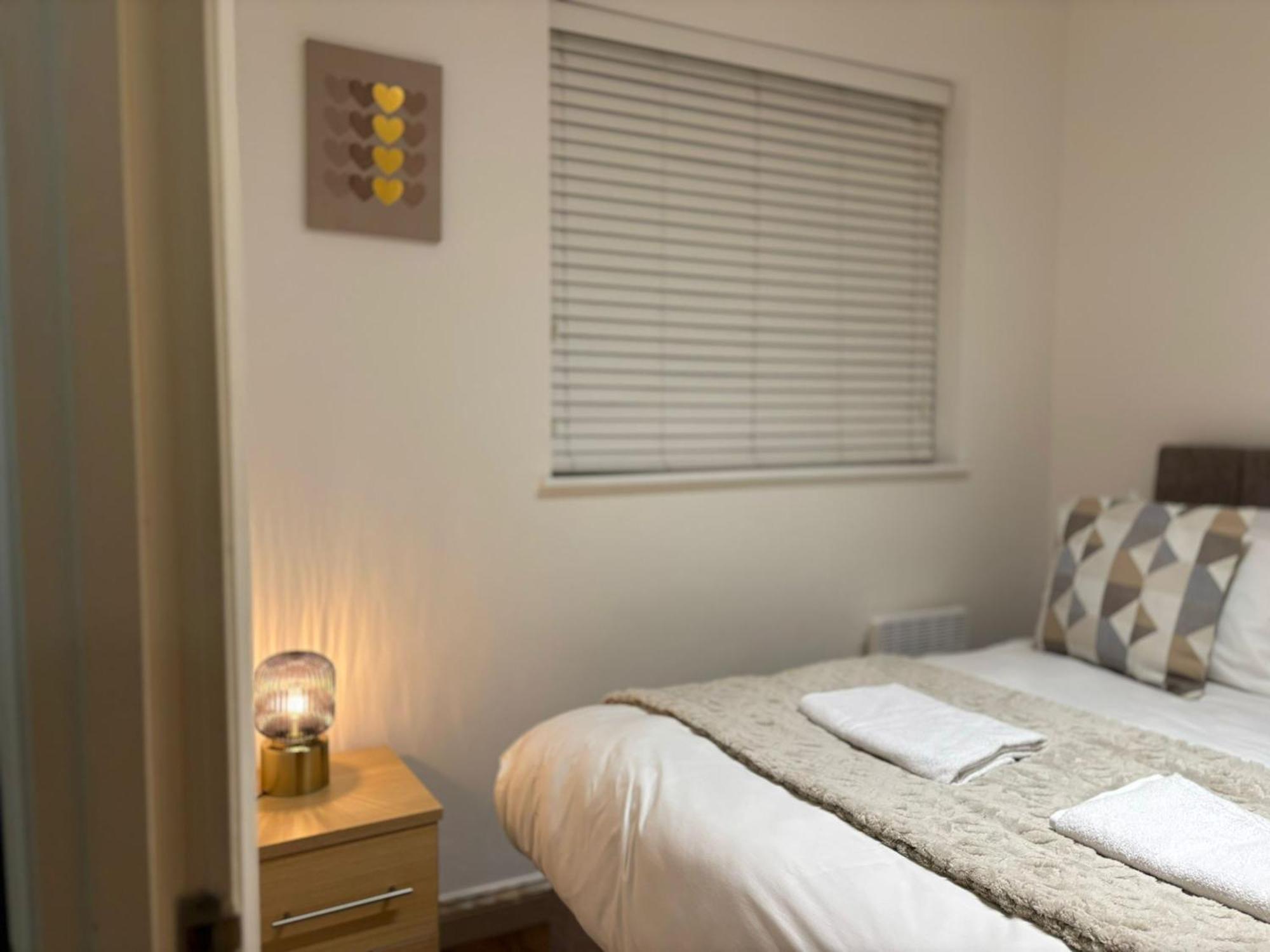 24-7 Secured City Centre Apartments With Free Underground Parking And Wifi Бірмінгем Екстер'єр фото