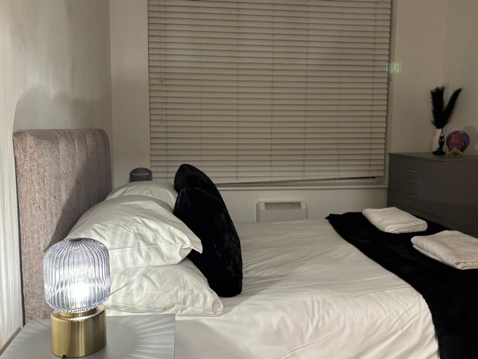 24-7 Secured City Centre Apartments With Free Underground Parking And Wifi Бірмінгем Екстер'єр фото