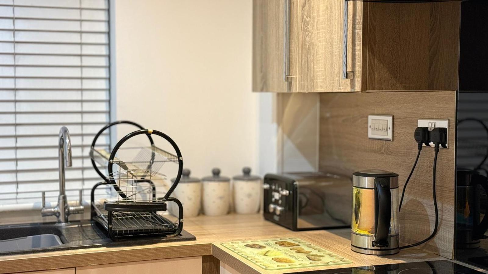 24-7 Secured City Centre Apartments With Free Underground Parking And Wifi Бірмінгем Екстер'єр фото